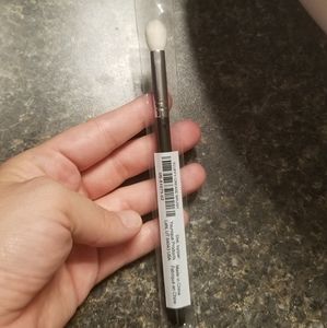 Younique Crease Brush